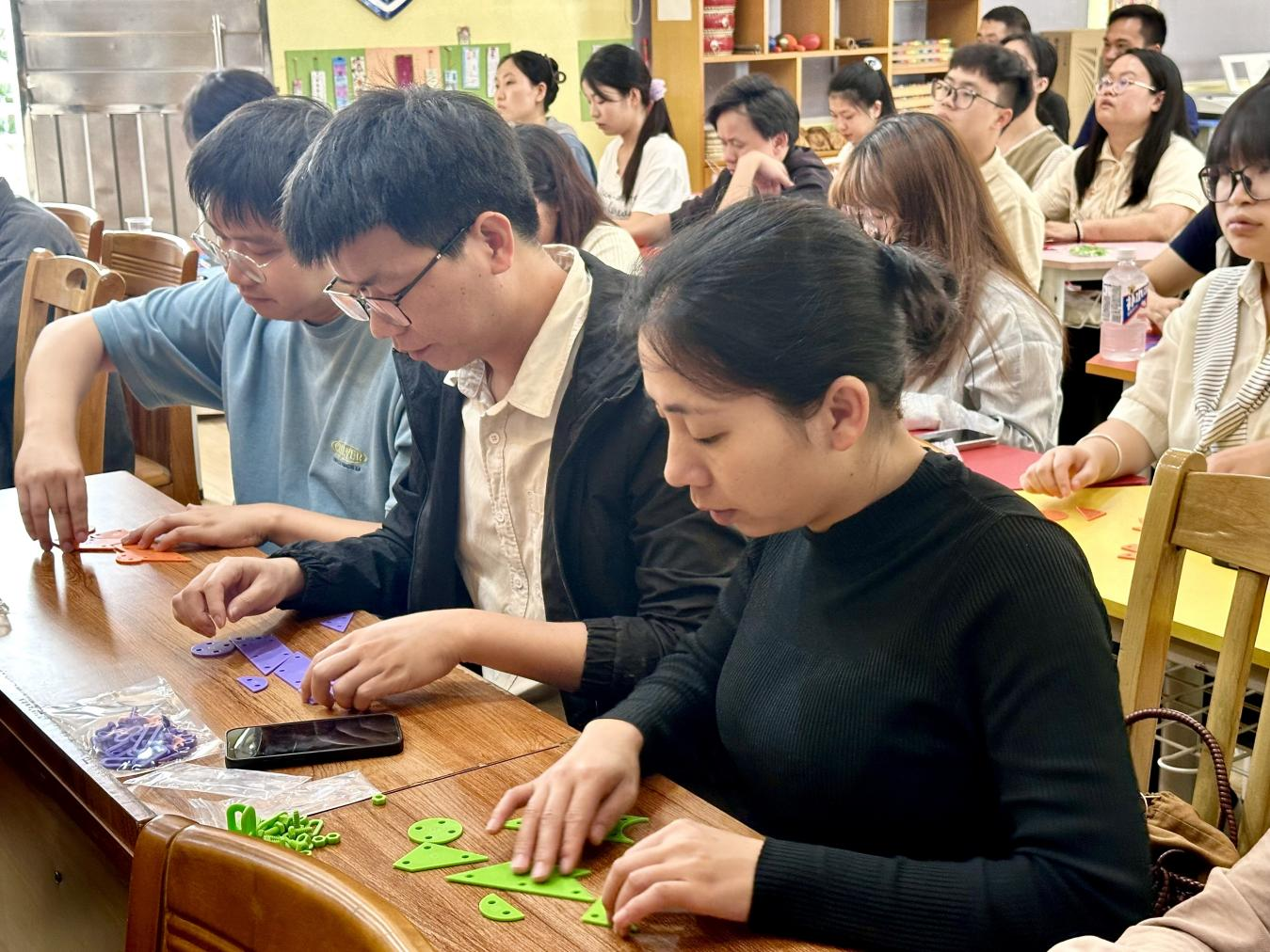 七巧啟智，共促科技教育——云浮市第五屆青少年科技七巧板創(chuàng)意制作競賽教師培訓(xùn)班（郁南站）在都城鎮(zhèn)錦江小學(xué)舉辦3.png