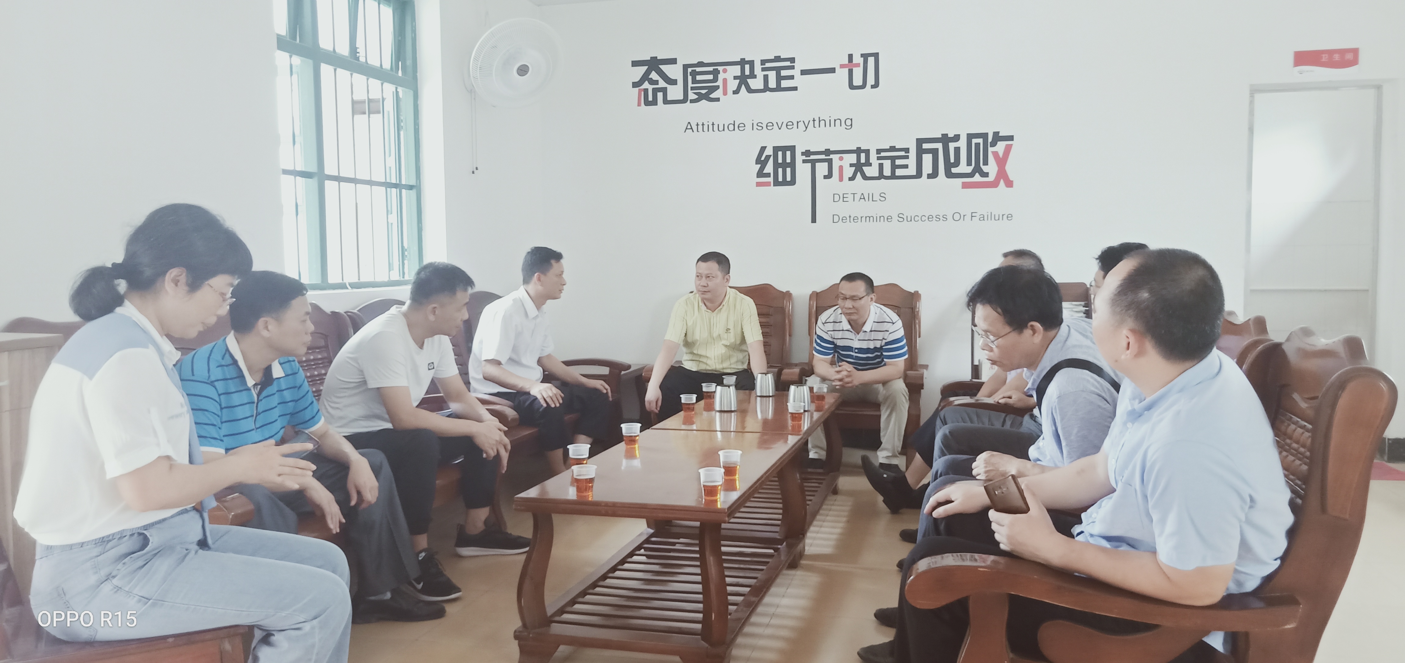 12.5月21日葉局、嚴(yán)局、李局等人到大灣鎮(zhèn)溫氏衛(wèi)星種雞場(chǎng)檢查現(xiàn)場(chǎng).jpg